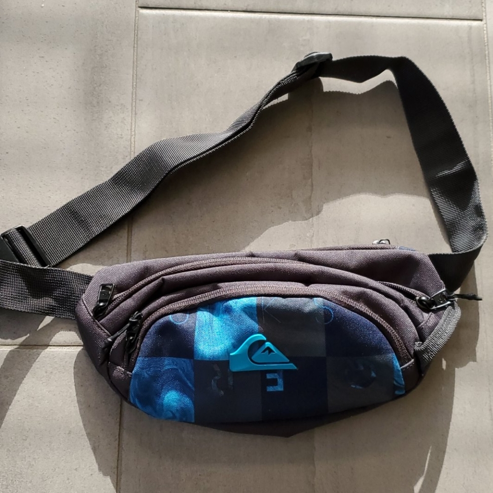 Quicksilver  Fanny Pack